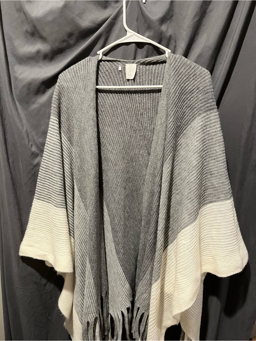 CJ Banks NWOT Gray and Cream Open-Front Knit Poncho Sweater